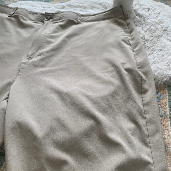 Ben Hogan Tan Shorts- Waist 44 - Picture 5 of 9